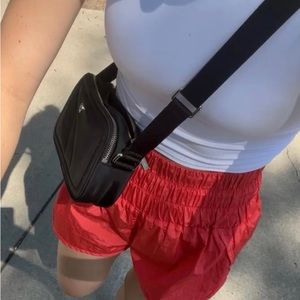 Lululemon crossbody camera bag black, NWOT